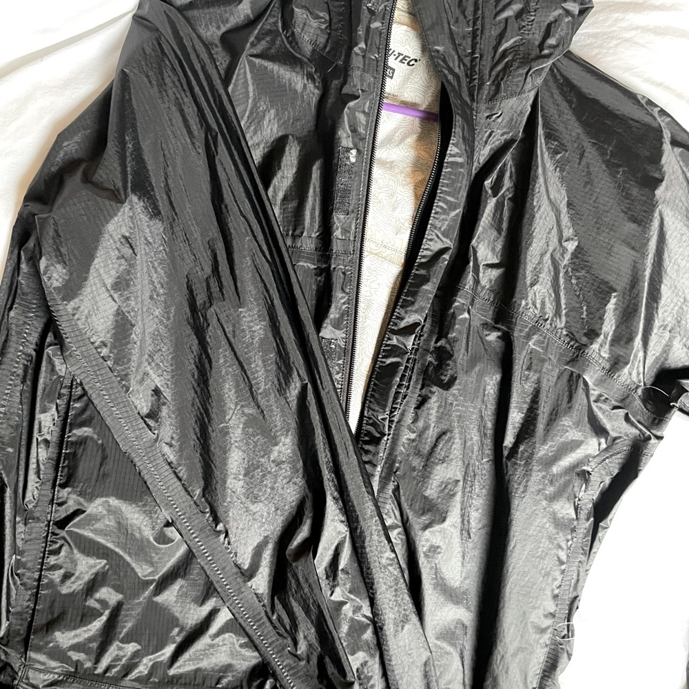 Hi-tec windbreaker size small.